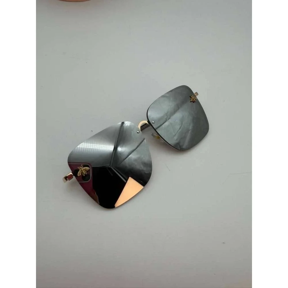 Oversized‎ Bee Detail Mirrored Sunglasses – Silver/Black - NWT